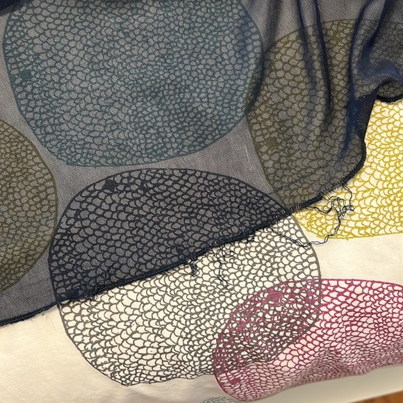 Adrianna Papell lace illusion gown. - Picture 6 of 6